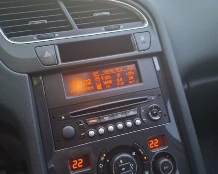 Белый Пежо 5008, объемом двигателя 1.56 л и пробегом 181 тыс. км за 9300 $, фото 6 на Automoto.ua