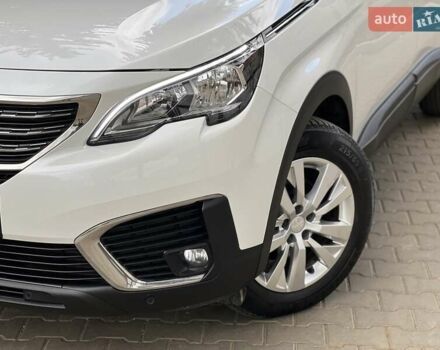 Белый Пежо 5008, объемом двигателя 1.5 л и пробегом 197 тыс. км за 20550 $, фото 1 на Automoto.ua