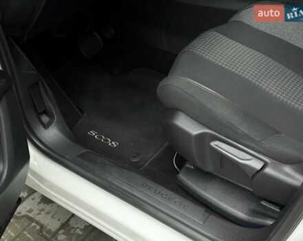 Белый Пежо 5008, объемом двигателя 1.5 л и пробегом 185 тыс. км за 18999 $, фото 39 на Automoto.ua