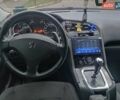 Белый Пежо 5008, объемом двигателя 1.56 л и пробегом 300 тыс. км за 7700 $, фото 25 на Automoto.ua