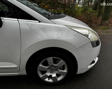 Белый Пежо 5008, объемом двигателя 1.6 л и пробегом 272 тыс. км за 8490 $, фото 4 на Automoto.ua