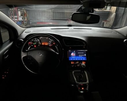 Білий Пежо 5008, об'ємом двигуна 1.6 л та пробігом 340 тис. км за 7200 $, фото 8 на Automoto.ua