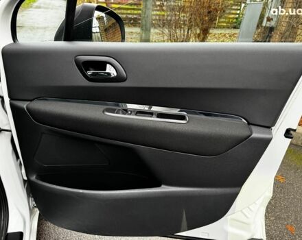 Белый Пежо 5008, объемом двигателя 1.6 л и пробегом 272 тыс. км за 8490 $, фото 23 на Automoto.ua