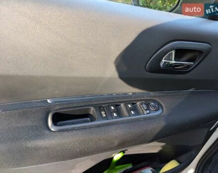 Пежо 5008 2010 в Ковель на Automoto.ua Белый Пежо 5008, объемом двигателя 1.56 л и пробегом 200 тыс. км за 6700 $, фото 35 на Automoto.ua