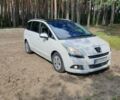 Белый Пежо 5008, объемом двигателя 2 л и пробегом 212 тыс. км за 8500 $, фото 3 на Automoto.ua