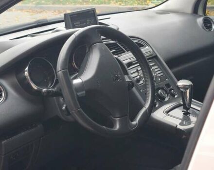 Білий Пежо 5008, об'ємом двигуна 1.6 л та пробігом 248 тис. км за 9700 $, фото 10 на Automoto.ua