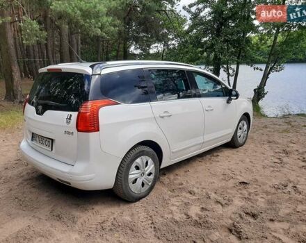 Белый Пежо 5008, объемом двигателя 2 л и пробегом 212 тыс. км за 8500 $, фото 10 на Automoto.ua