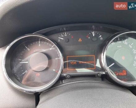 Белый Пежо 5008, объемом двигателя 2 л и пробегом 212 тыс. км за 8500 $, фото 19 на Automoto.ua