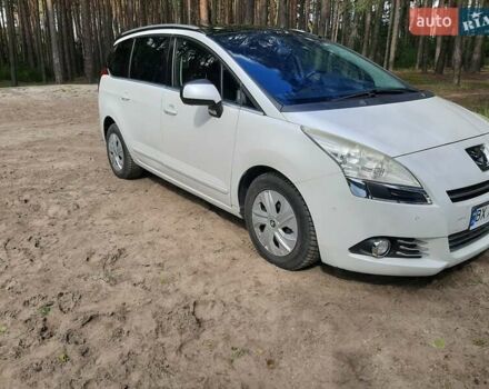 Белый Пежо 5008, объемом двигателя 2 л и пробегом 212 тыс. км за 8500 $, фото 12 на Automoto.ua