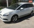 Белый Пежо 5008, объемом двигателя 1.6 л и пробегом 203 тыс. км за 7499 $, фото 1 на Automoto.ua