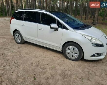 Белый Пежо 5008, объемом двигателя 2 л и пробегом 212 тыс. км за 8500 $, фото 11 на Automoto.ua
