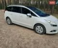 Белый Пежо 5008, объемом двигателя 2 л и пробегом 212 тыс. км за 8500 $, фото 11 на Automoto.ua