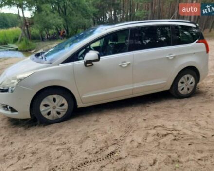 Белый Пежо 5008, объемом двигателя 2 л и пробегом 212 тыс. км за 8500 $, фото 6 на Automoto.ua