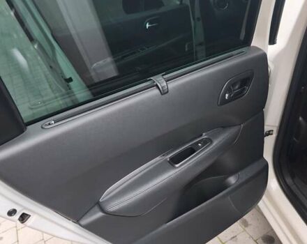 Білий Пежо 5008, об'ємом двигуна 1.6 л та пробігом 248 тис. км за 9700 $, фото 13 на Automoto.ua