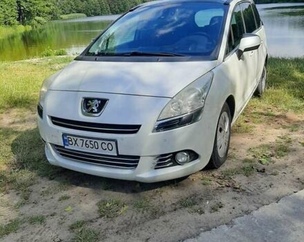 Белый Пежо 5008, объемом двигателя 2 л и пробегом 212 тыс. км за 8500 $, фото 2 на Automoto.ua