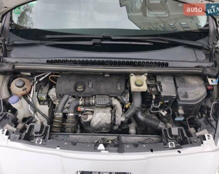 Білий Пежо 5008, об'ємом двигуна 1.6 л та пробігом 248 тис. км за 9700 $, фото 21 на Automoto.ua