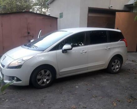 Белый Пежо 5008, объемом двигателя 1.56 л и пробегом 219 тыс. км за 8000 $, фото 2 на Automoto.ua