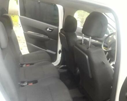 Белый Пежо 5008, объемом двигателя 1.56 л и пробегом 219 тыс. км за 8000 $, фото 6 на Automoto.ua