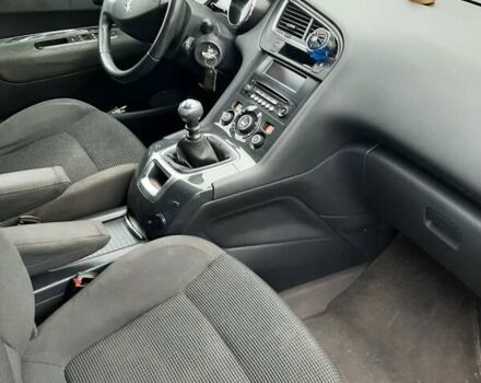 Білий Пежо 5008, об'ємом двигуна 1.6 л та пробігом 344 тис. км за 7600 $, фото 8 на Automoto.ua
