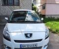 Белый Пежо 5008, объемом двигателя 1.56 л и пробегом 270 тыс. км за 8500 $, фото 1 на Automoto.ua