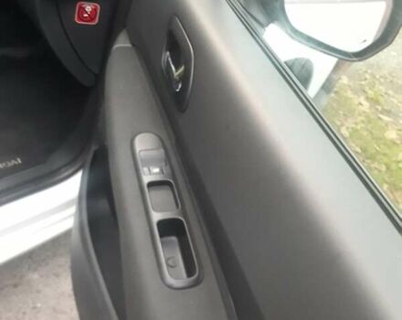 Белый Пежо 5008, объемом двигателя 1.56 л и пробегом 219 тыс. км за 8000 $, фото 8 на Automoto.ua