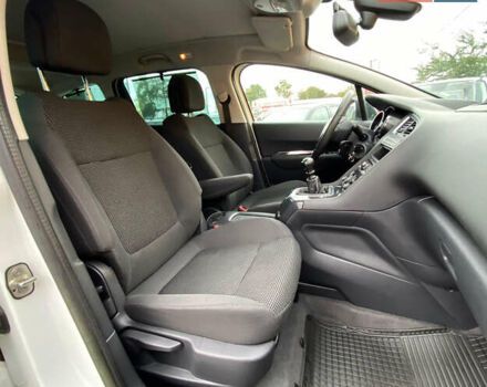 Білий Пежо 5008, об'ємом двигуна 2 л та пробігом 221 тис. км за 9900 $, фото 14 на Automoto.ua