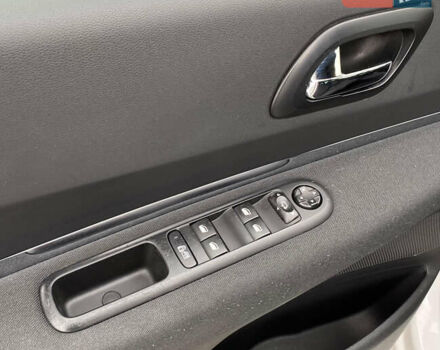 Білий Пежо 5008, об'ємом двигуна 2 л та пробігом 221 тис. км за 9900 $, фото 15 на Automoto.ua