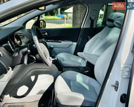 Білий Пежо 5008, об'ємом двигуна 2 л та пробігом 269 тис. км за 9999 $, фото 30 на Automoto.ua