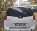 Белый Пежо 5008, объемом двигателя 1.6 л и пробегом 250 тыс. км за 9200 $, фото 1 на Automoto.ua