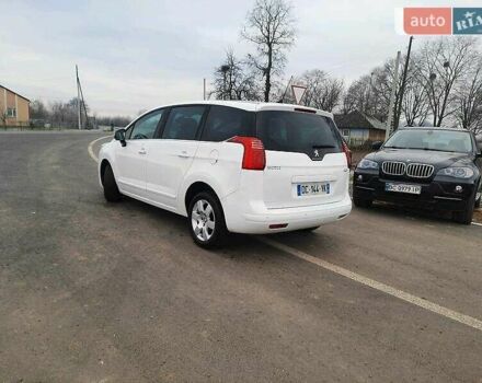Белый Пежо 5008, объемом двигателя 1.6 л и пробегом 240 тыс. км за 9300 $, фото 5 на Automoto.ua