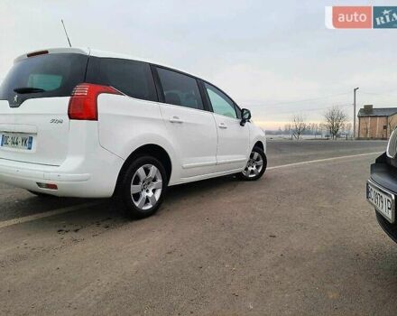 Белый Пежо 5008, объемом двигателя 1.6 л и пробегом 240 тыс. км за 9300 $, фото 7 на Automoto.ua