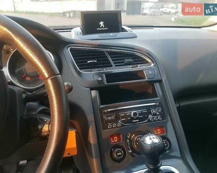 Белый Пежо 5008, объемом двигателя 1.6 л и пробегом 240 тыс. км за 9300 $, фото 6 на Automoto.ua