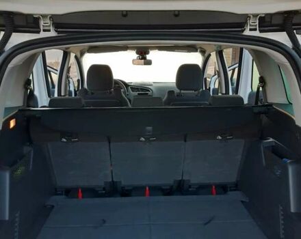 Белый Пежо 5008, объемом двигателя 1.6 л и пробегом 240 тыс. км за 9300 $, фото 25 на Automoto.ua