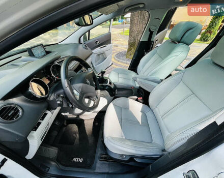 Білий Пежо 5008, об'ємом двигуна 2 л та пробігом 269 тис. км за 9999 $, фото 52 на Automoto.ua