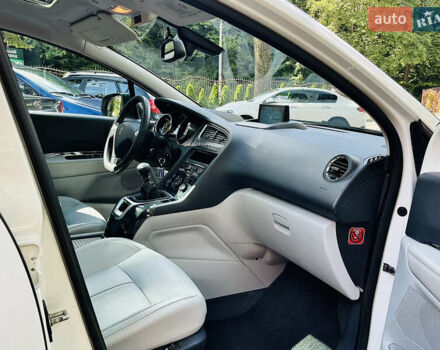 Білий Пежо 5008, об'ємом двигуна 2 л та пробігом 269 тис. км за 9999 $, фото 34 на Automoto.ua