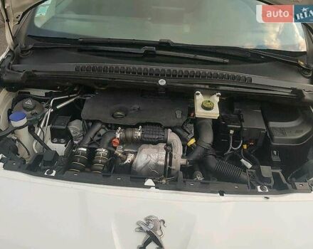 Белый Пежо 5008, объемом двигателя 1.6 л и пробегом 240 тыс. км за 9300 $, фото 13 на Automoto.ua