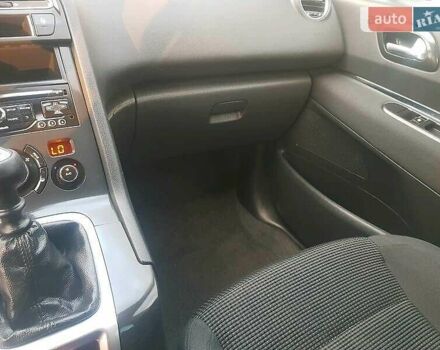 Белый Пежо 5008, объемом двигателя 1.6 л и пробегом 240 тыс. км за 9300 $, фото 2 на Automoto.ua