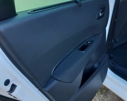 Белый Пежо 5008, объемом двигателя 1.6 л и пробегом 240 тыс. км за 9300 $, фото 22 на Automoto.ua