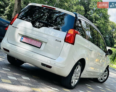 Білий Пежо 5008, об'ємом двигуна 2 л та пробігом 269 тис. км за 9999 $, фото 10 на Automoto.ua