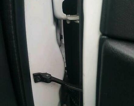 Белый Пежо 5008, объемом двигателя 1.6 л и пробегом 240 тыс. км за 9300 $, фото 15 на Automoto.ua