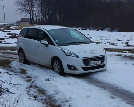 Белый Пежо 5008, объемом двигателя 1.6 л и пробегом 240 тыс. км за 9300 $, фото 1 на Automoto.ua