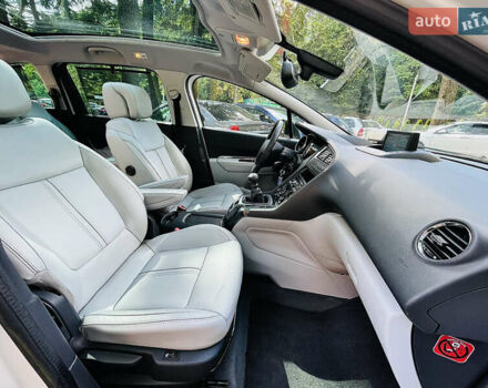 Білий Пежо 5008, об'ємом двигуна 2 л та пробігом 269 тис. км за 9999 $, фото 54 на Automoto.ua