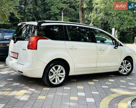 Білий Пежо 5008, об'ємом двигуна 2 л та пробігом 269 тис. км за 9999 $, фото 12 на Automoto.ua