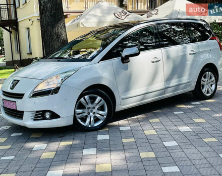 Білий Пежо 5008, об'ємом двигуна 2 л та пробігом 269 тис. км за 9999 $, фото 3 на Automoto.ua