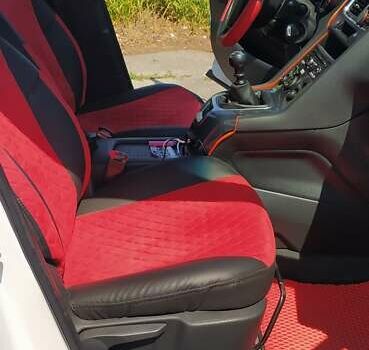 Белый Пежо 5008, объемом двигателя 1.6 л и пробегом 190 тыс. км за 12200 $, фото 15 на Automoto.ua