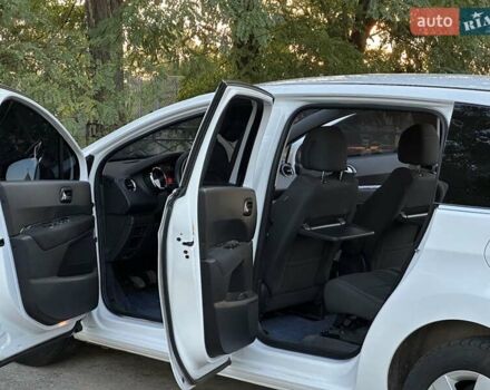Білий Пежо 5008, об'ємом двигуна 1.56 л та пробігом 178 тис. км за 10500 $, фото 20 на Automoto.ua