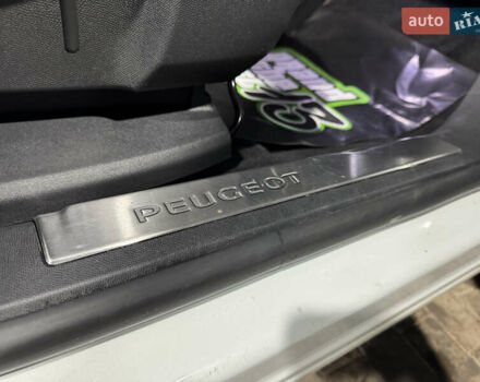 Белый Пежо 5008, объемом двигателя 2 л и пробегом 110 тыс. км за 24500 $, фото 41 на Automoto.ua