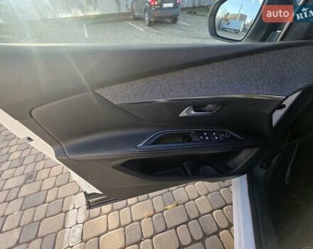 Белый Пежо 5008, объемом двигателя 1.5 л и пробегом 178 тыс. км за 20950 $, фото 74 на Automoto.ua