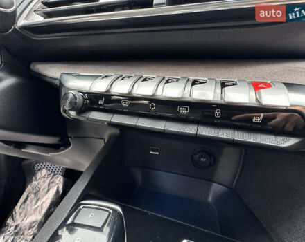 Белый Пежо 5008, объемом двигателя 2 л и пробегом 39 тыс. км за 33999 $, фото 85 на Automoto.ua