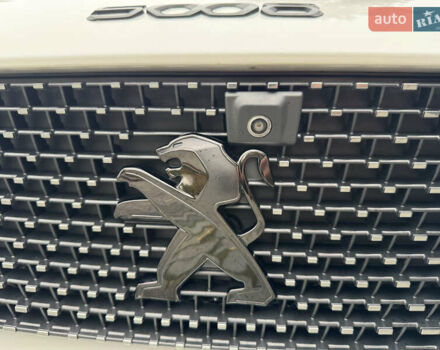 Белый Пежо 5008, объемом двигателя 2 л и пробегом 39 тыс. км за 33999 $, фото 106 на Automoto.ua